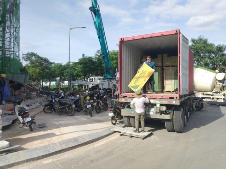 Giá bốc xếp hàng hóa tại TPHCM cập nhật giá mới nhất 2025