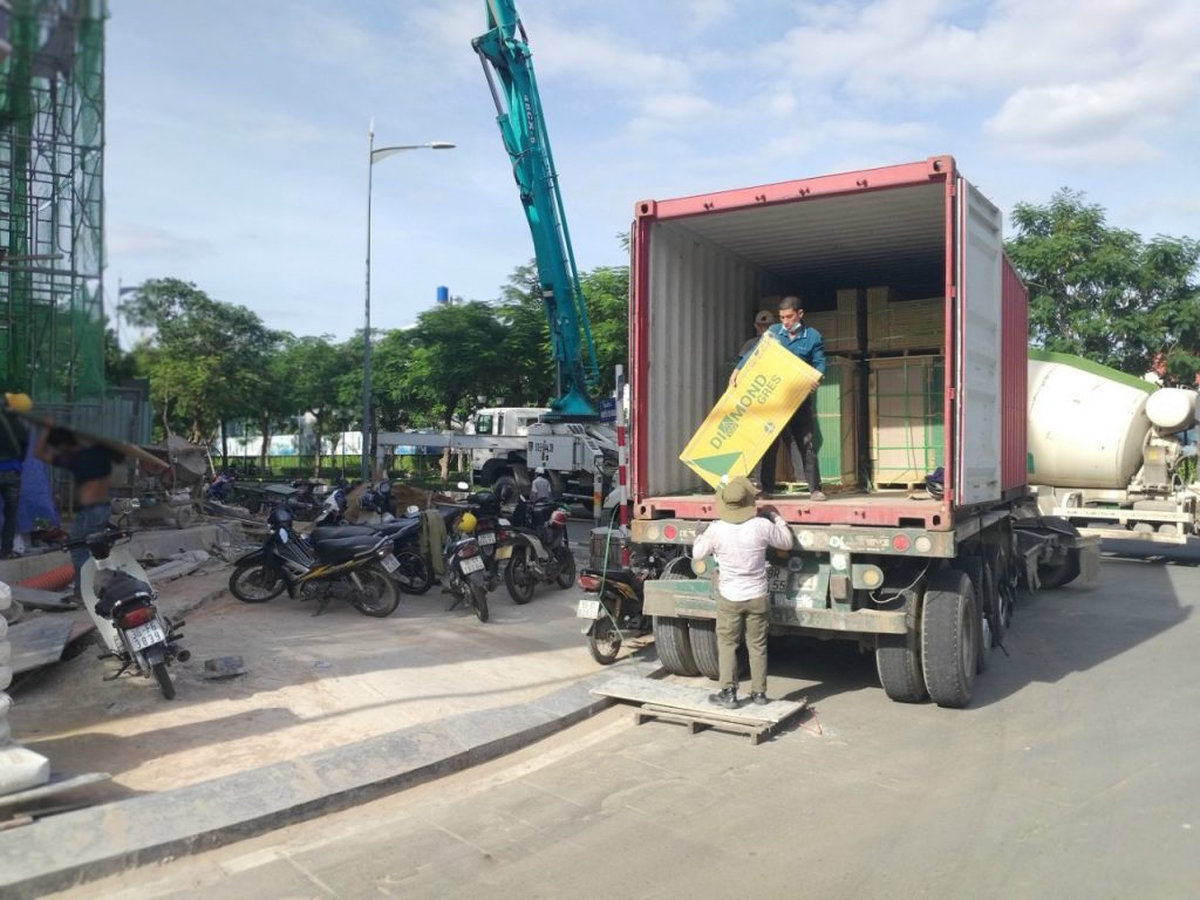 Giá bốc xếp hàng hóa tại TPHCM cập nhật giá mới nhất 2025