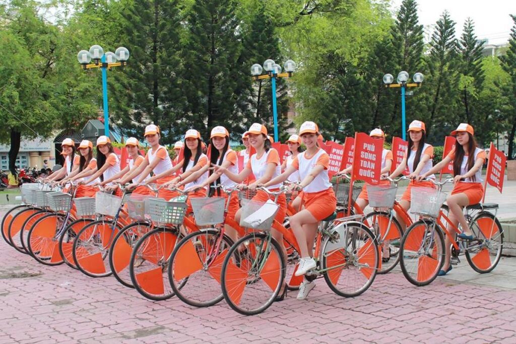 PG chạy roadshow gây ấn tượng, thu hút người đi đường