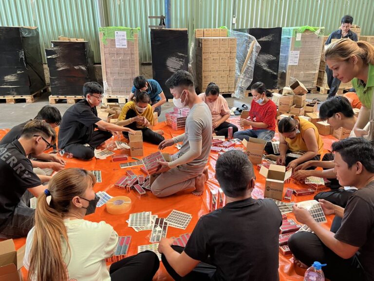 Cung ứng lao động dán tem và đóng gói sản phẩm