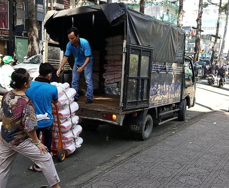 Những yêu cầu mà người bốc vác của các hộ kinh doanh
