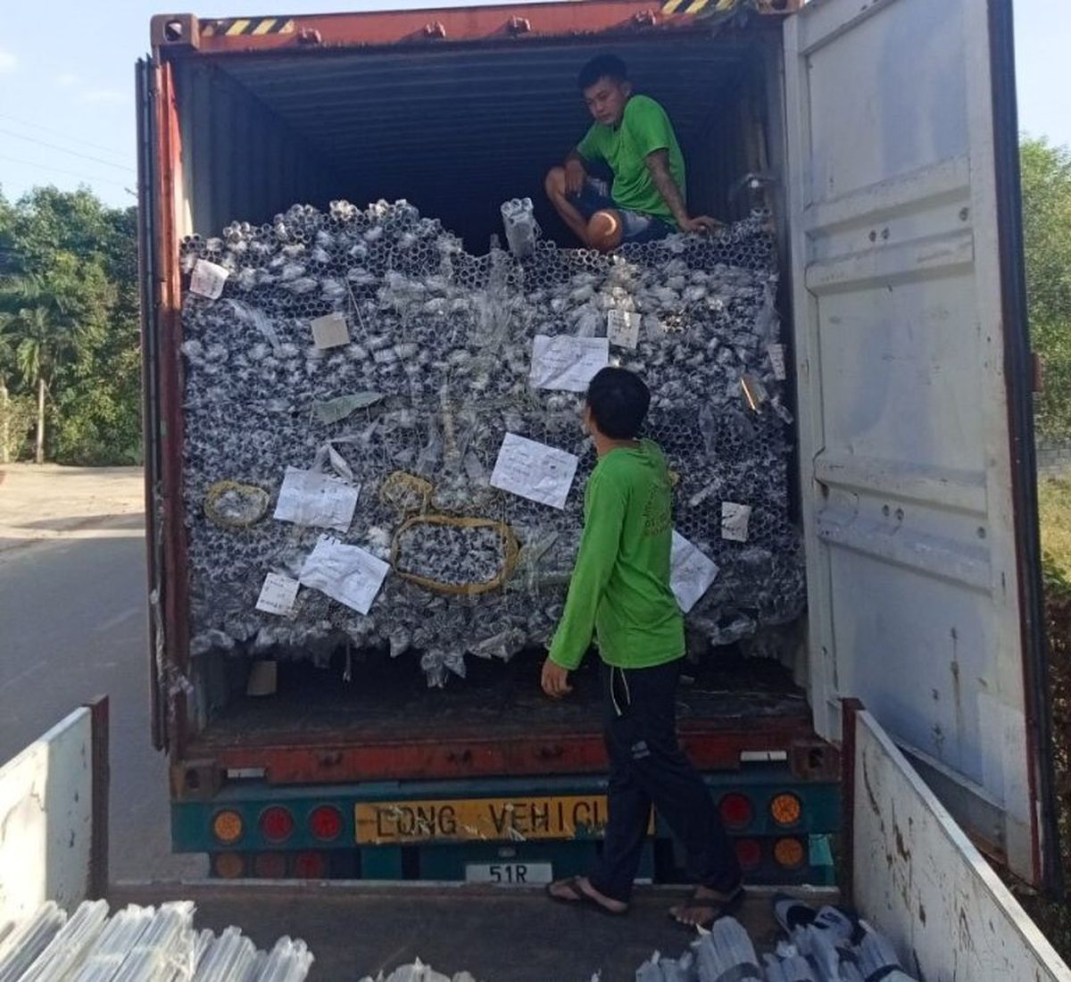 Hình ảnh thực tế dịch vụ bốc xếp Long Thành