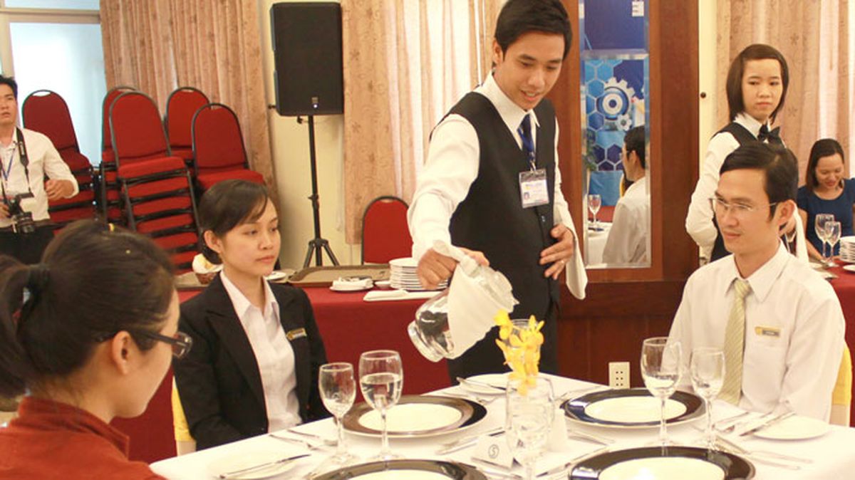 Yêu cầu công việc của phục vụ nhà hàng hiện nay