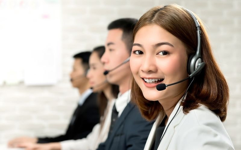 Nhân viên luôn sẵn sàng 24/7 để hỗ trợ khách hàng qua hotline