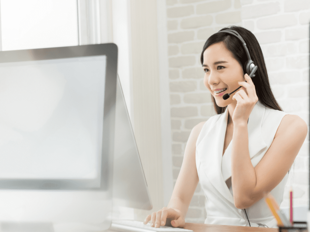Nhân viên luôn túc trực phản hồi khi khách hàng có nhu cầu vệ sinh công nghiệp quận 2