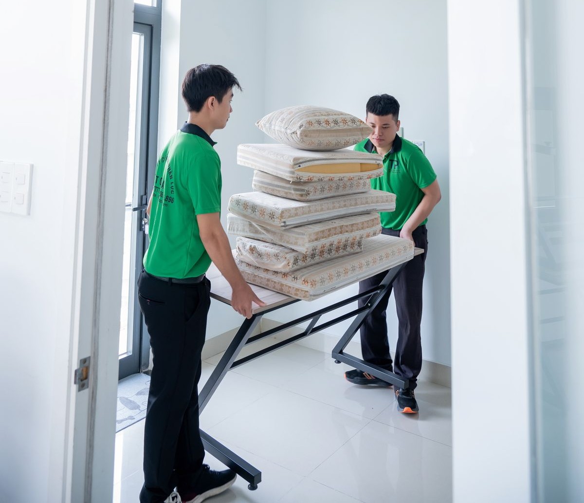 Nhân viên dịch vụ chuyển nhà quận 7 chuyên nghiệp
