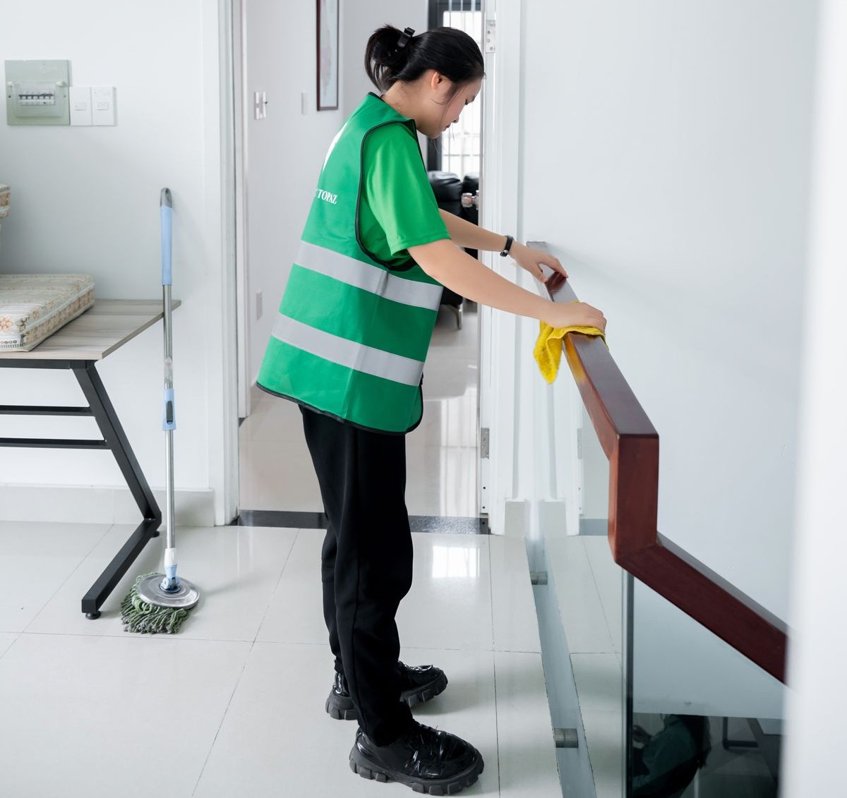 Đội ngũ vệ sinh công nghiệp Nam Định thi công nhanh chóng và an toàn