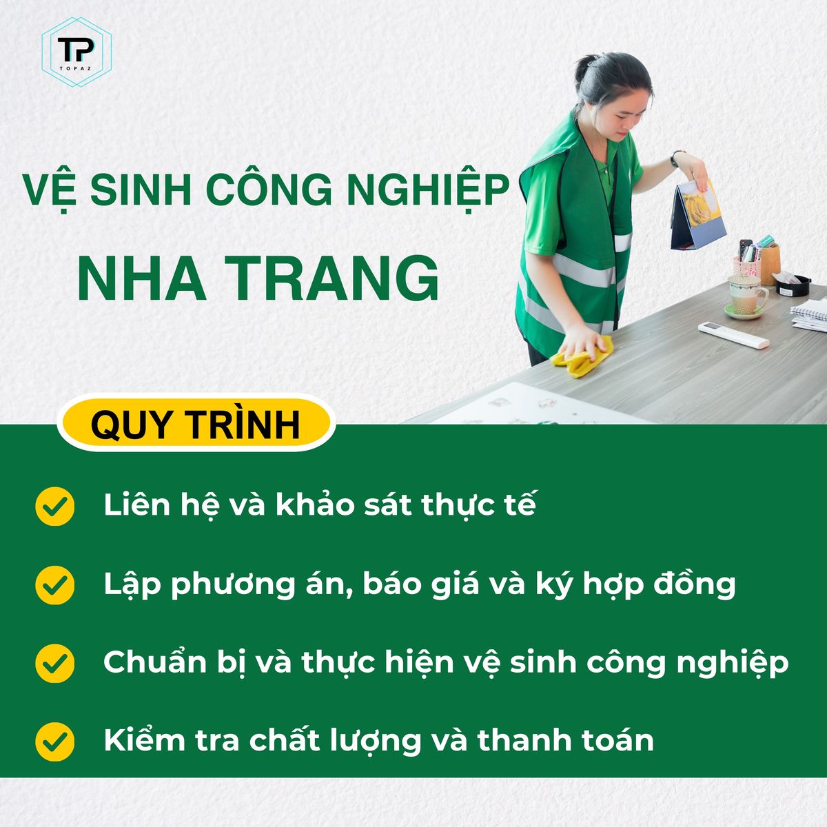 Nhân viên Topaz đang thực hiện dịch vụ vệ sinh công nghiệp Nha Trang