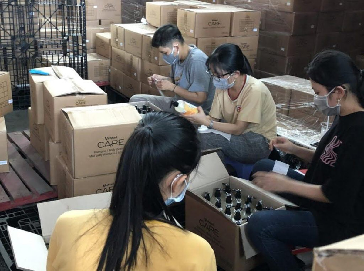 Dịch vụ dán tem đóng gói bao bì chuyên nghiệp