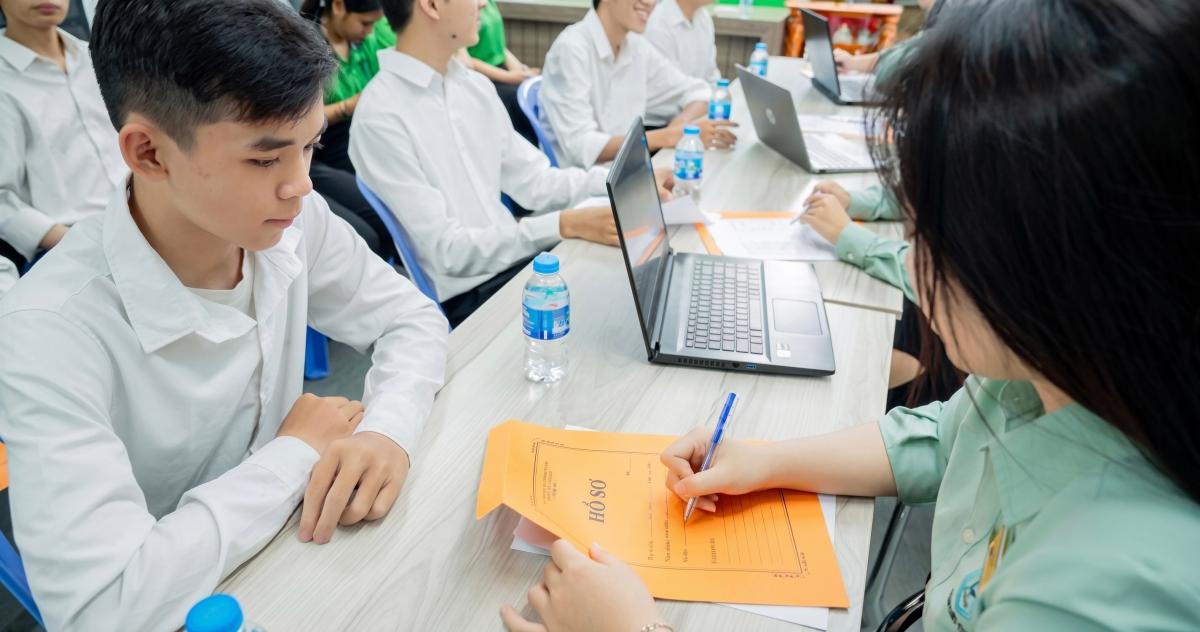 khái niệm dịch vụ hợp thức hóa lao động